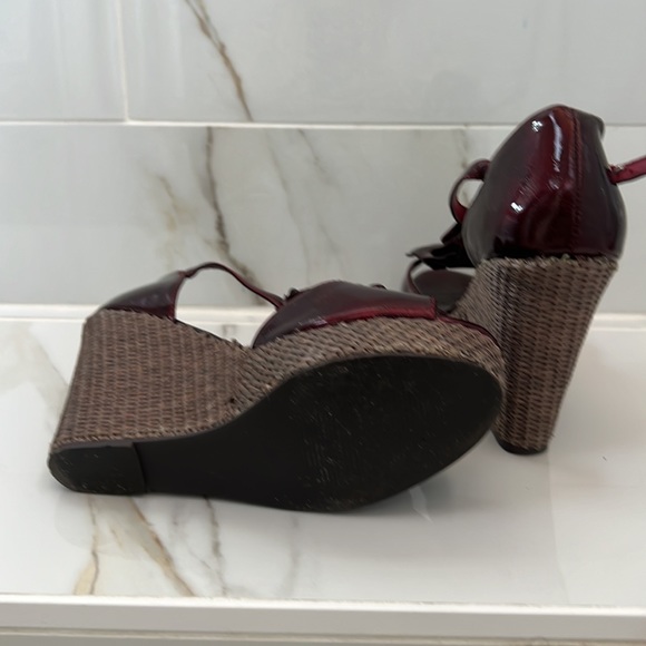 Burgundy tuxedo top wedges - Picture 4 of 4